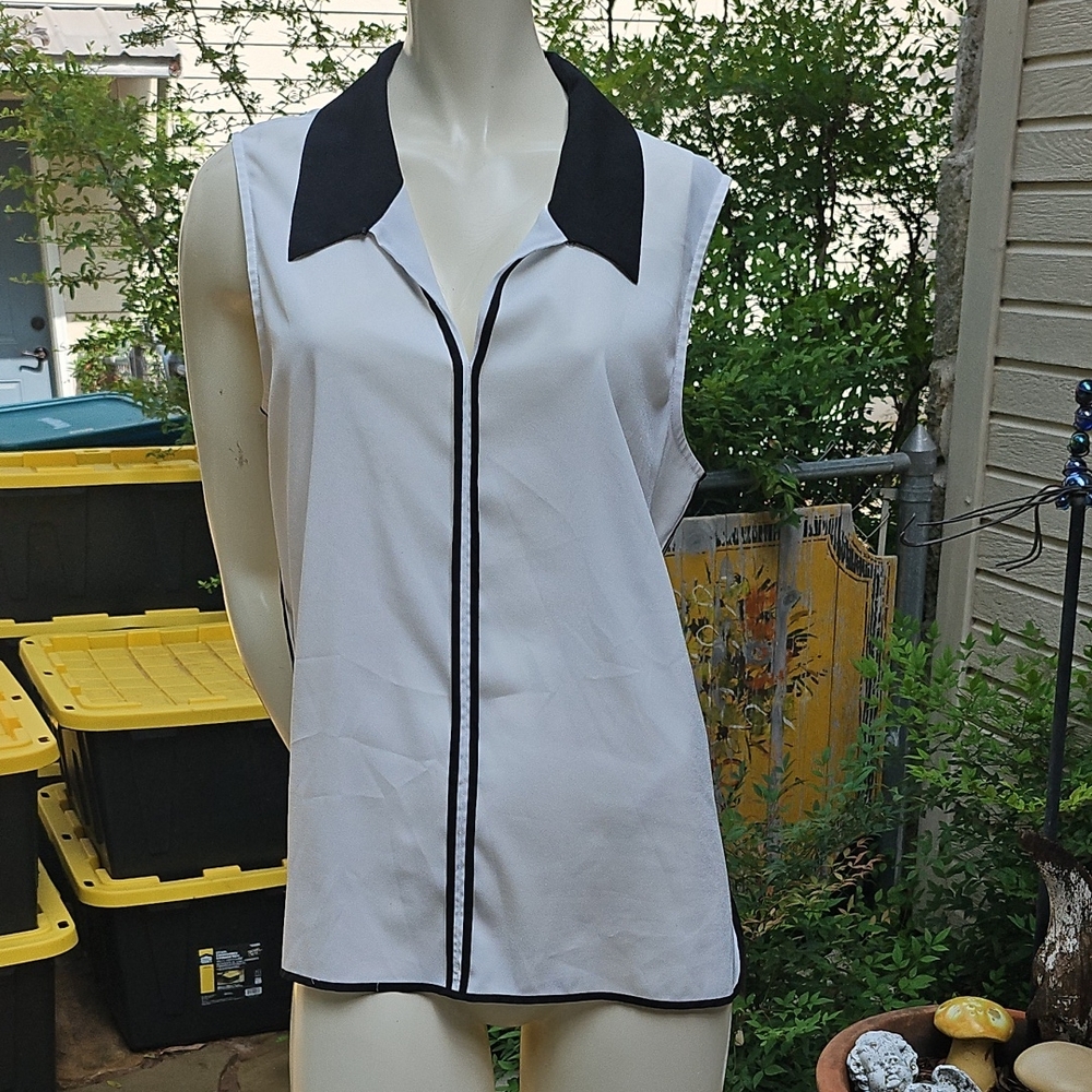 Karl Lagerfeld Silky White Black Stripe Sleeveless Collared Blouse Size M (21")